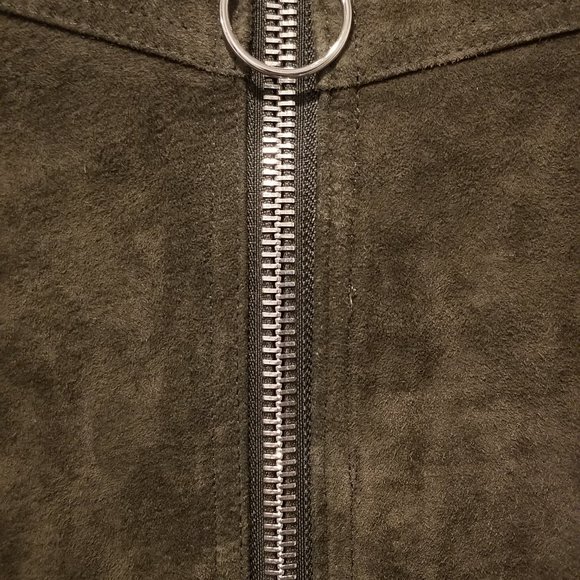 LIKE NEW Women's ZARA XS Olive Green Leather Mini Skirt! - Picture 2 of 10